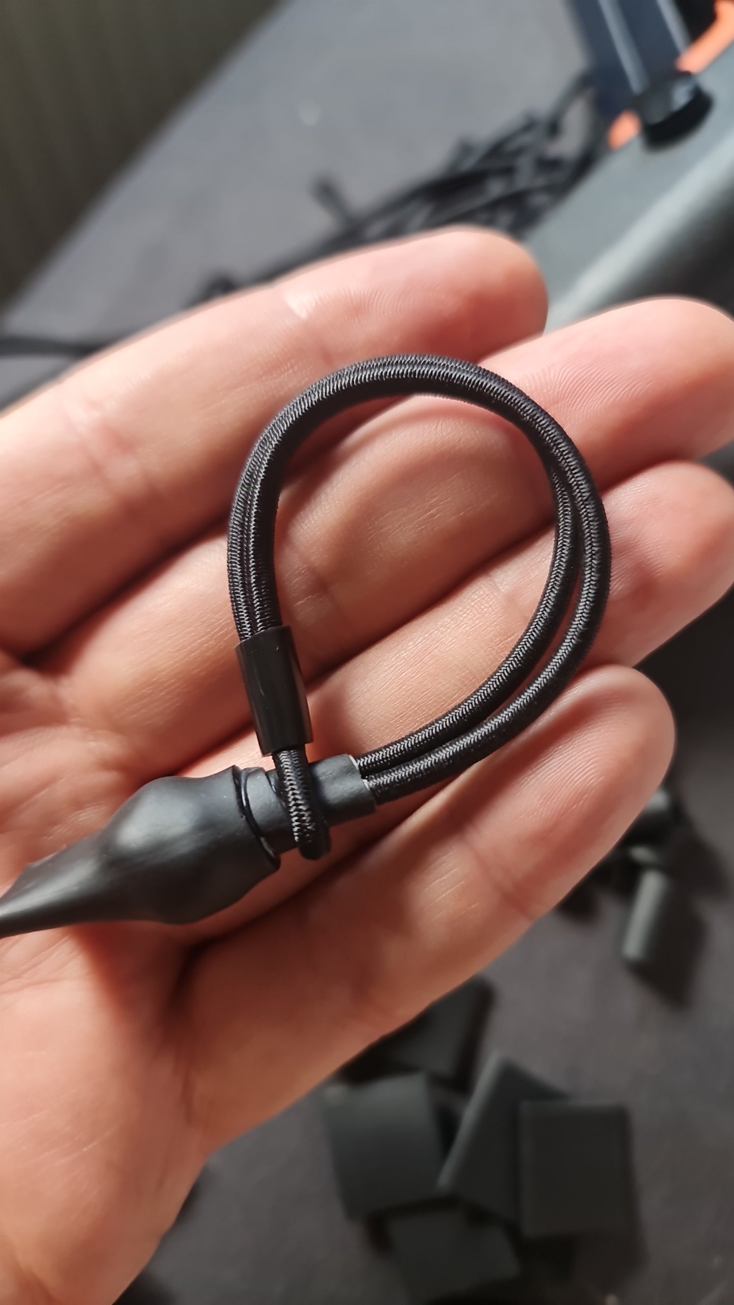 The B.S.T (BEARBACK Sling Tidy)